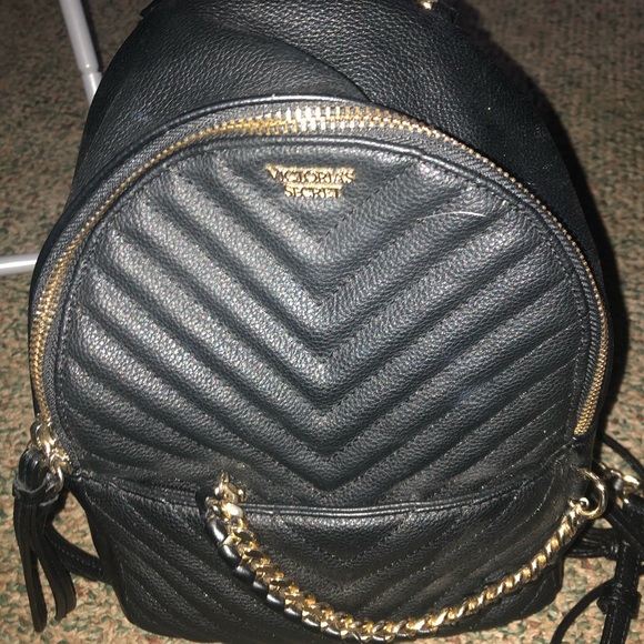 black backpack - Picture 6 of 6